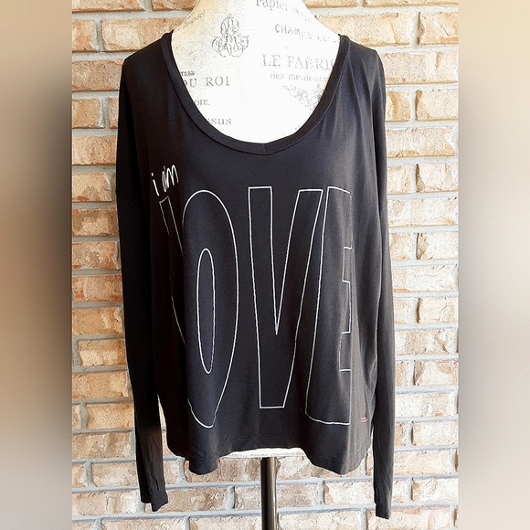 Peace Love World I Am Love Black Graphic Long Sleeve Top. - Picture 1 of 8